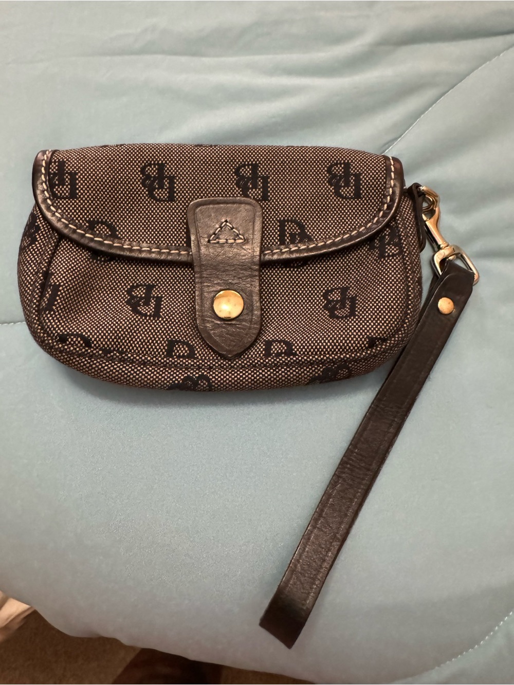 Dooney and Bourke Wristlet Clutch in Dark Brown/Black